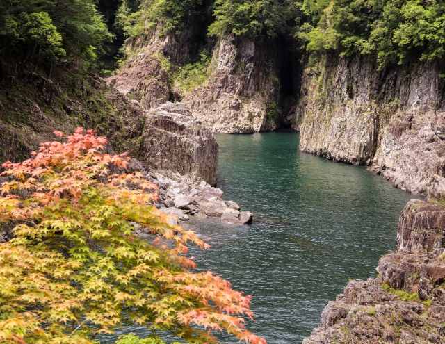 瀞峡の秋の紅葉