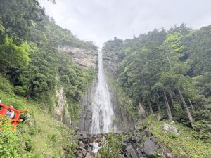 熊野那智大社・那智の滝の冬景色