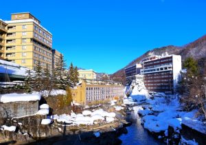 雪に包まれた定山渓温泉