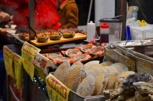 大阪・黒門市場の冬グルメ